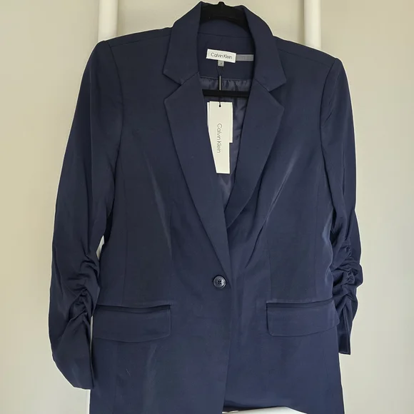NWT Calvin Klein Women's Navy Rouched Sleeve Blazer Size 8 + Free Blouse - Picture 5 of 12